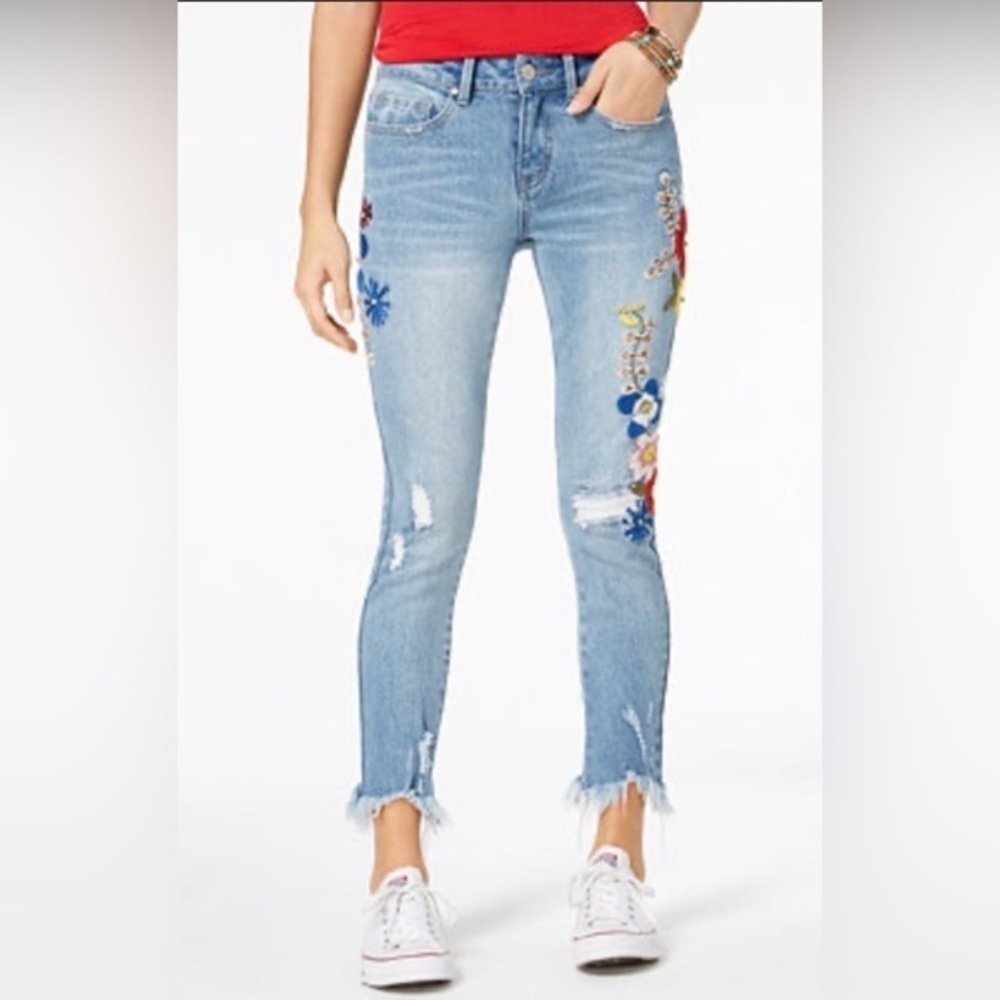 NEW Indigo Rein Embroidered Distressed Jeans NWT